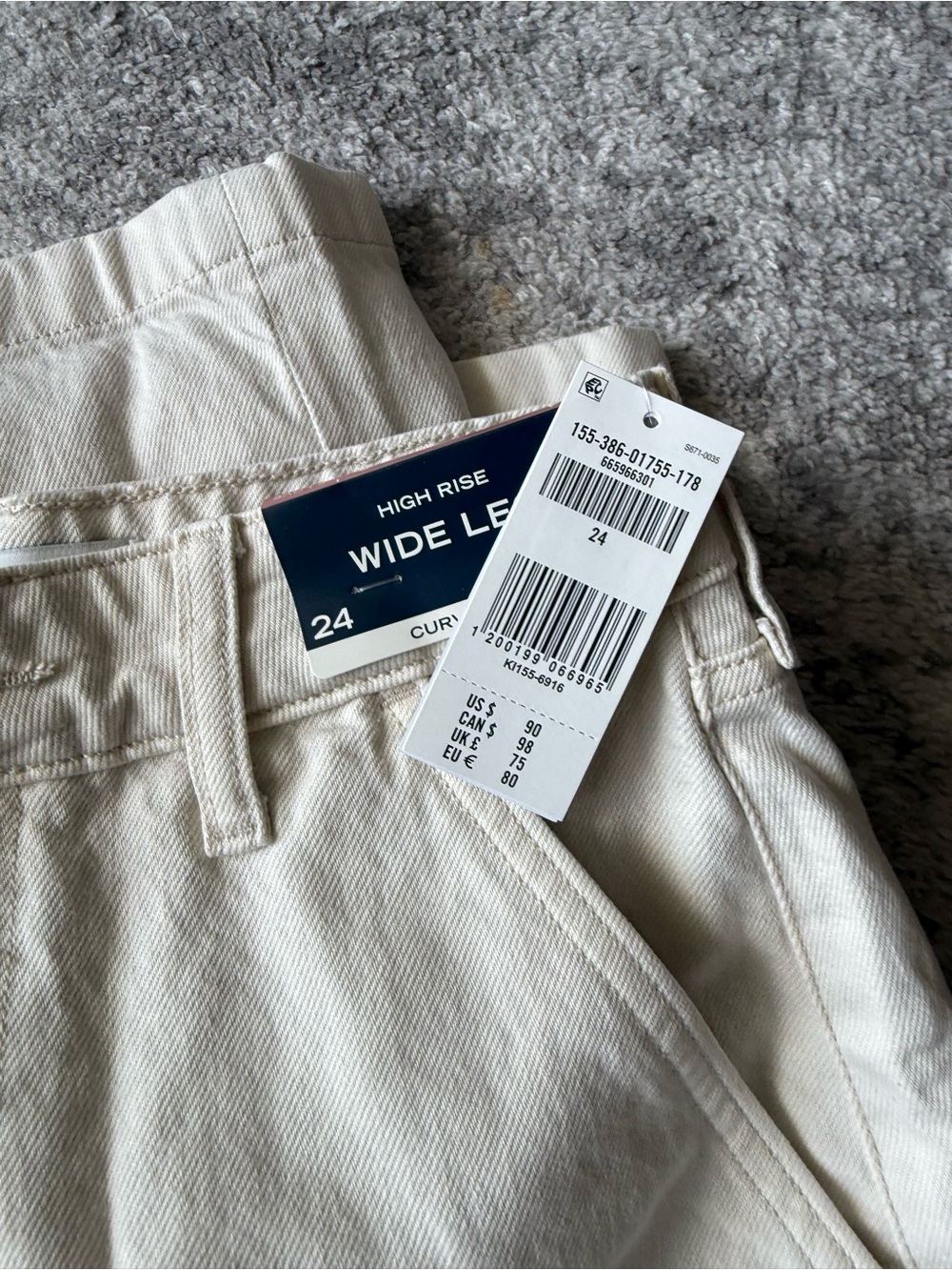Abercrombie & Fitch High-Rise Wide Leg Trousers in Cream - Picture 10 of 10